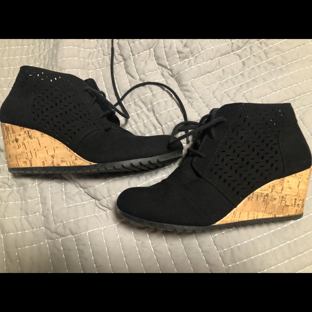 Black wedges, size 8.